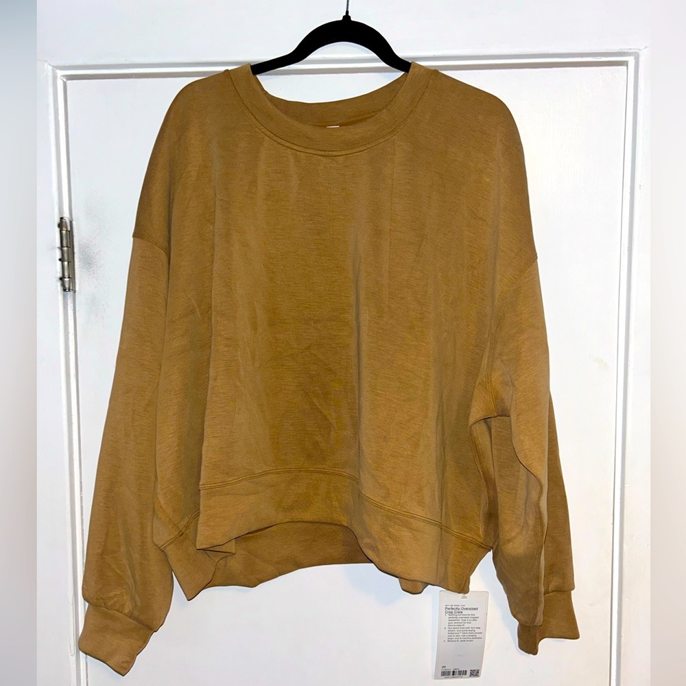 NWT Lululemon Perfectly Oversized Crop Crew